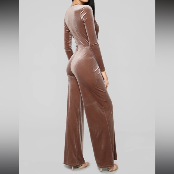 NWT - FASHION NOVA So Knot Your Average Jumpsuit - Taupe M - Picture 2 of 10
